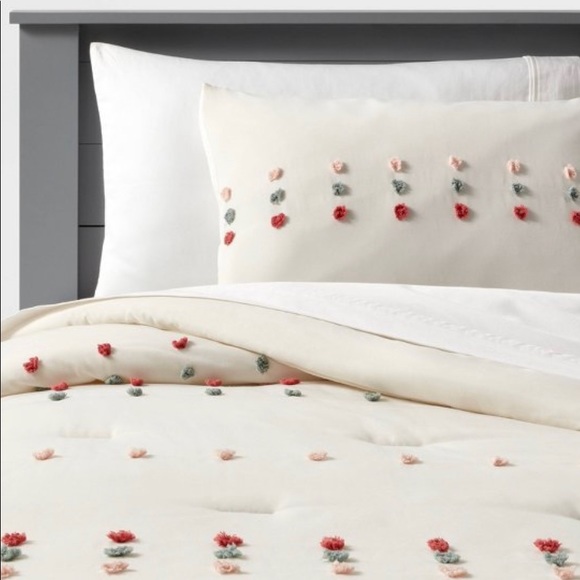 Pon- Pom Comforter Set - Picture 2 of 6